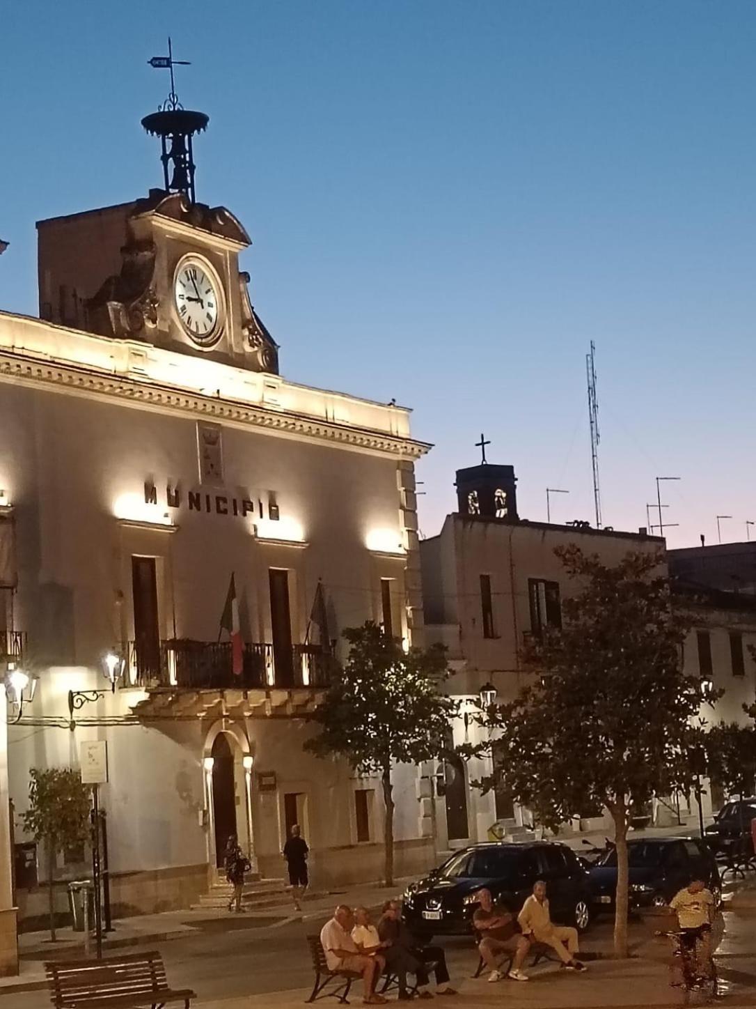 La Piazza Villa San Giorgio Ionico Esterno foto